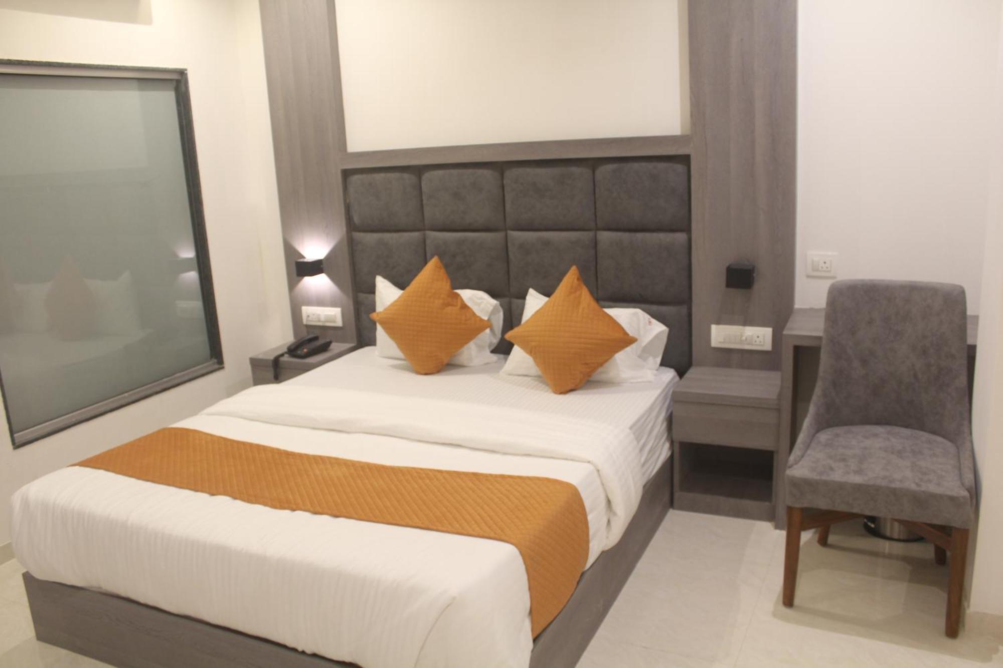Hotel Metro Inn Мумбаи Экстерьер фото