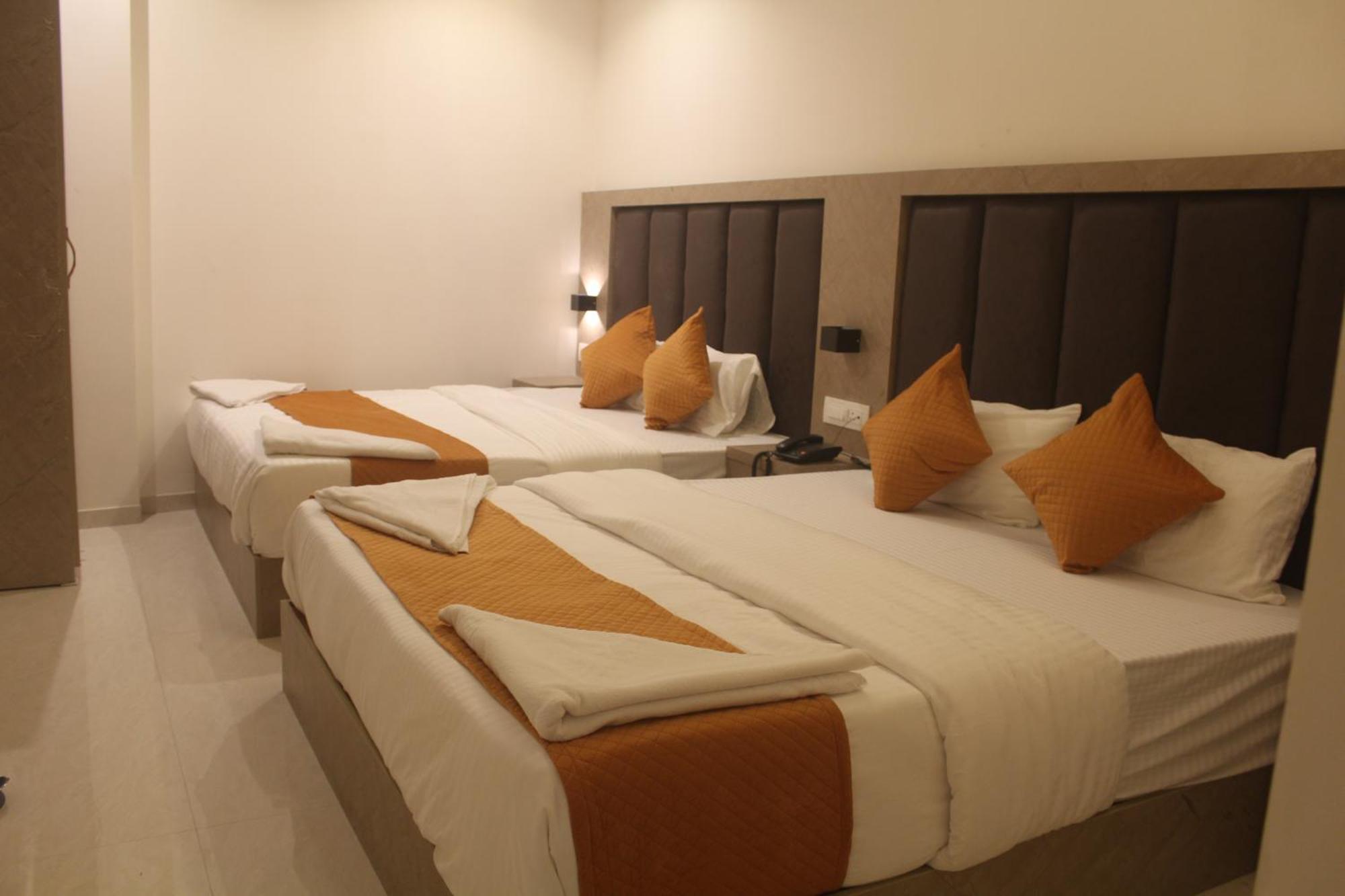 Hotel Metro Inn Мумбаи Экстерьер фото