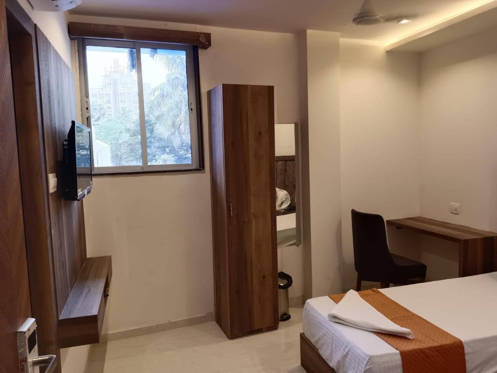 Hotel Metro Inn Мумбаи Экстерьер фото