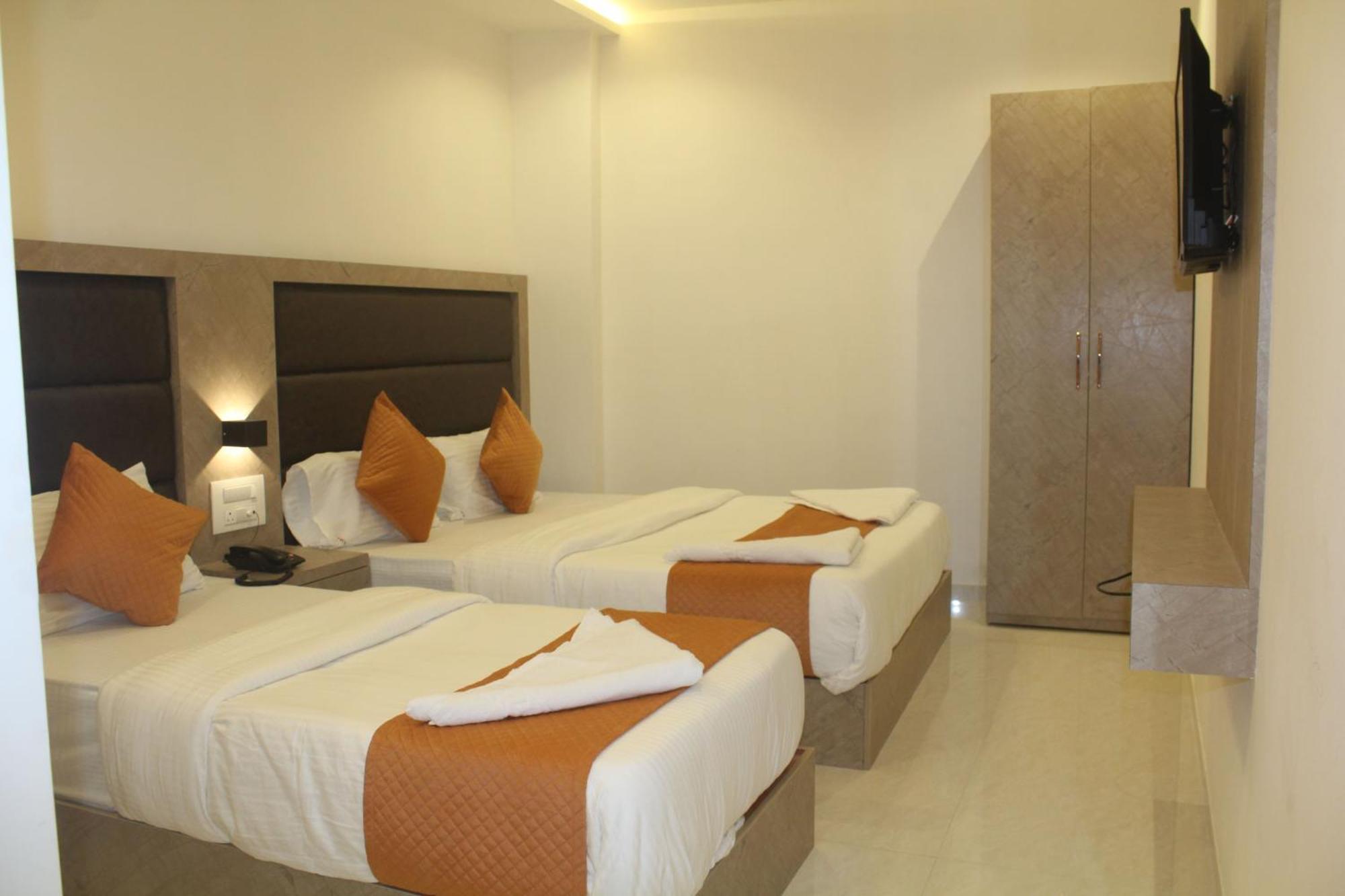 Hotel Metro Inn Мумбаи Экстерьер фото