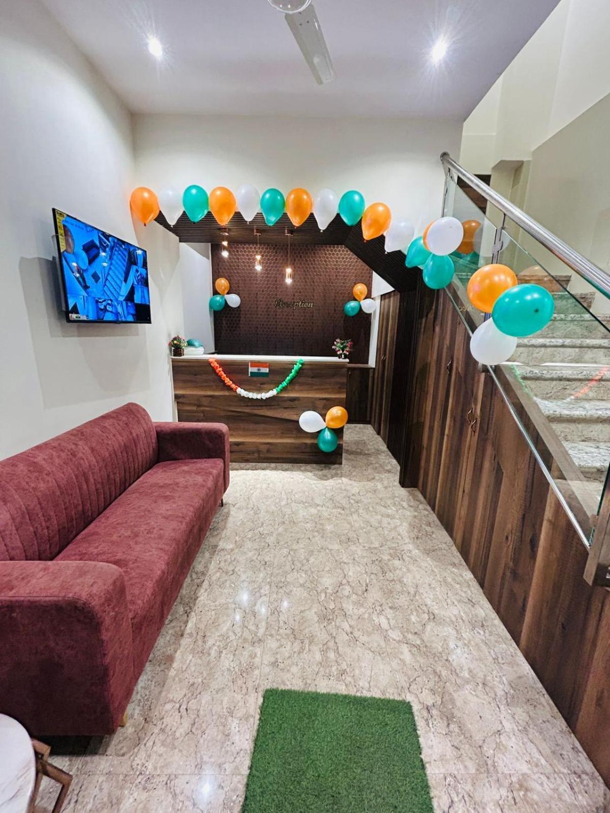 Hotel Metro Inn Мумбаи Экстерьер фото